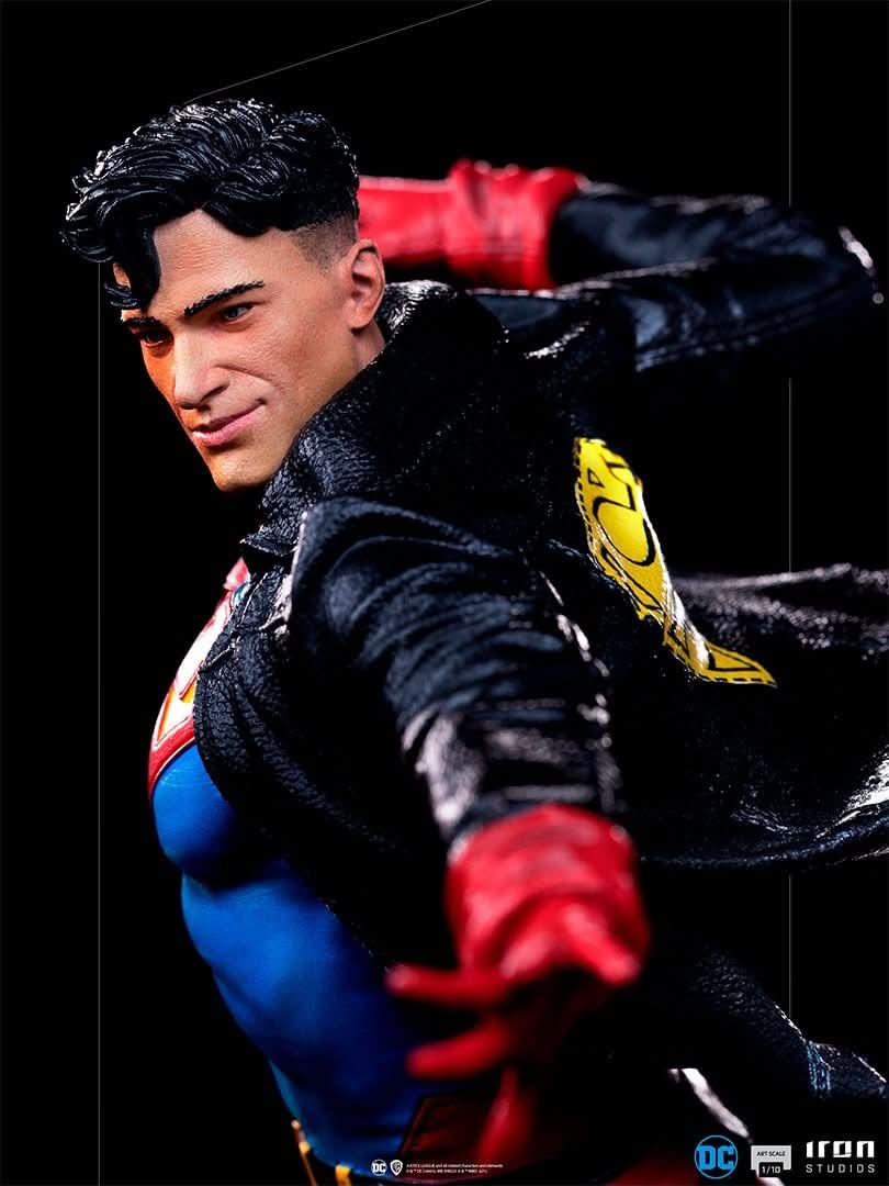 Statue Superboy - DC Comics - Art Scale 1/10 - Iron Studios