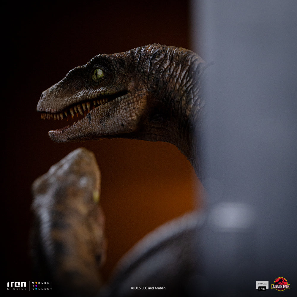 Pre-Order - Statue Raptors at the Kitchen's Door - Jurassic Park - Art Scale 1/10 - Iron Studios