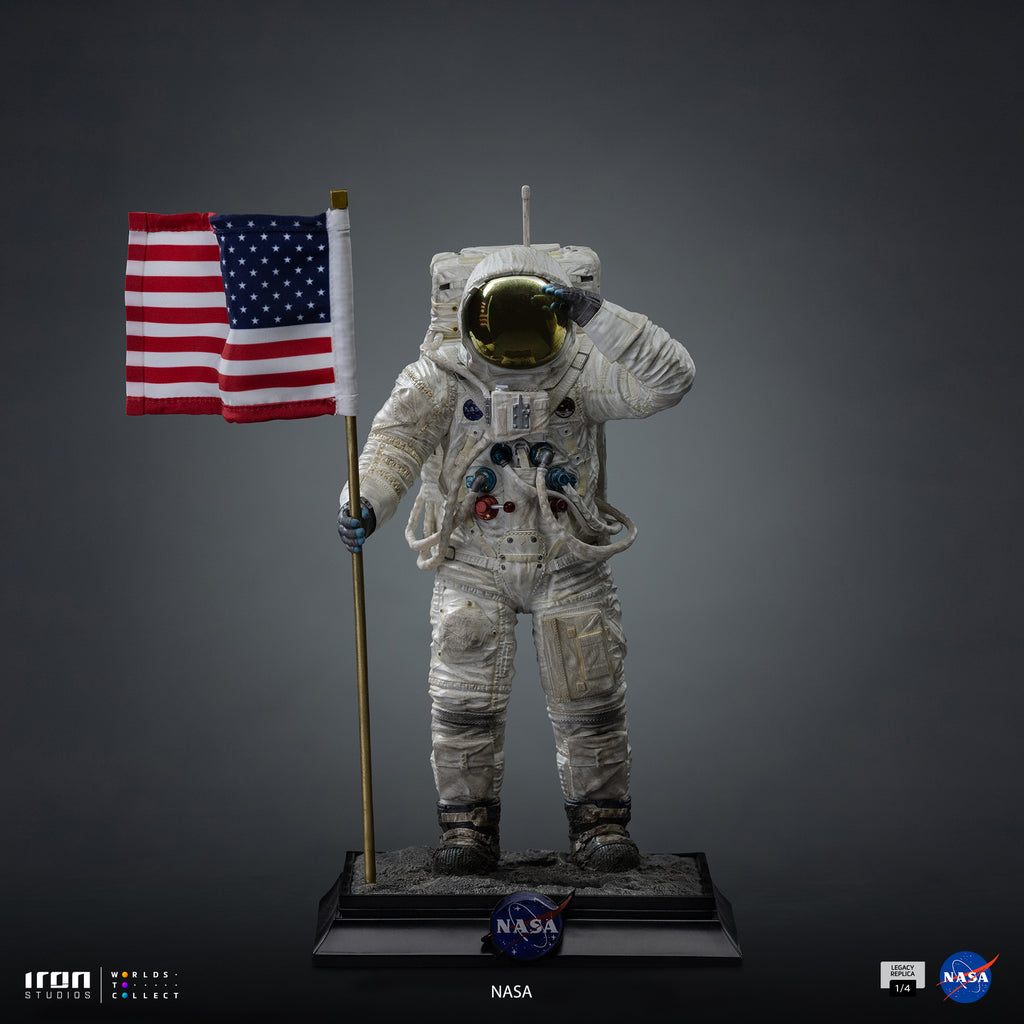 Pre-Order - Statue Apollo 11 Astronaut - Nasa - Legacy Replica 1/4 - Iron Studios