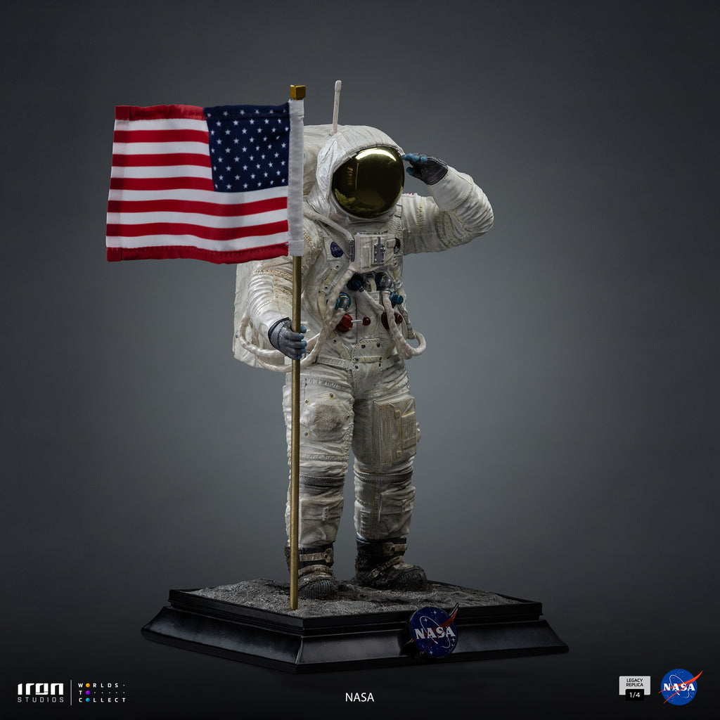 Pre-Order - Statue Apollo 11 Astronaut - Nasa - Legacy Replica 1/4 - Iron Studios