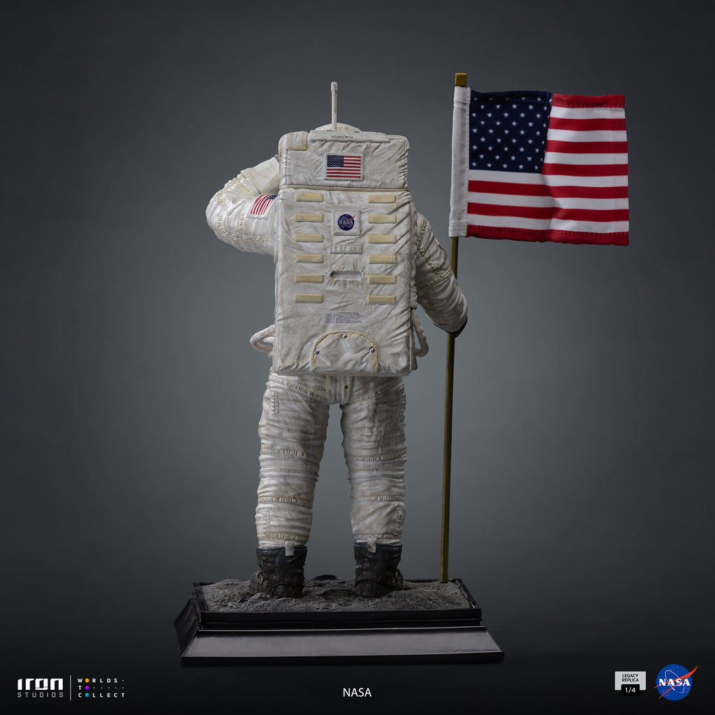 Pre-Order - Statue Apollo 11 Astronaut - Nasa - Legacy Replica 1/4 - Iron Studios