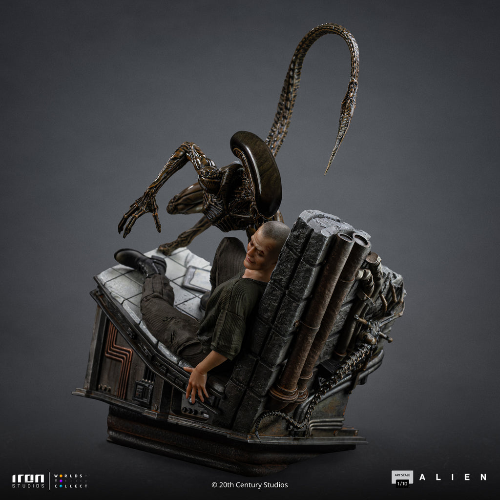 Statue Ellen Ripley and Dog Alien - Alien 3 - Art Scale 1/10 - Iron Studios