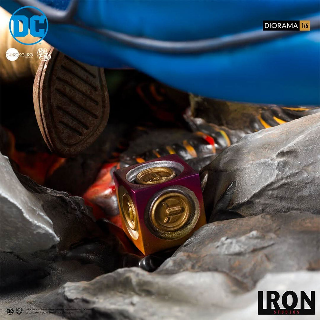 Wonder Woman vs Darkseid by Ivan Reis - DC Comics - Diorama 1/6 - Iron Studios