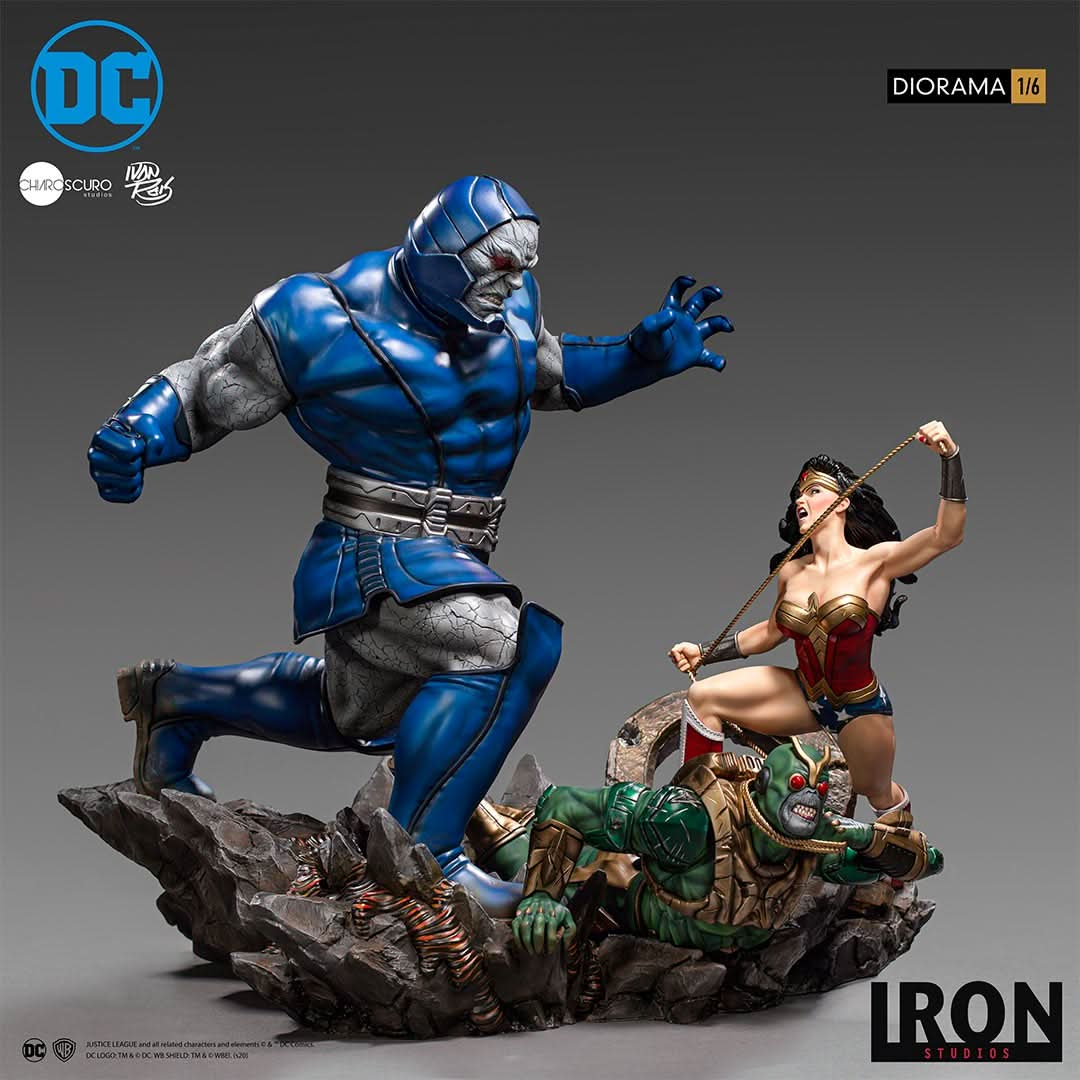 Statue Wonder Woman VS Darkseid 1/6 - DC Comics By Ivan Reis - Iron Studios