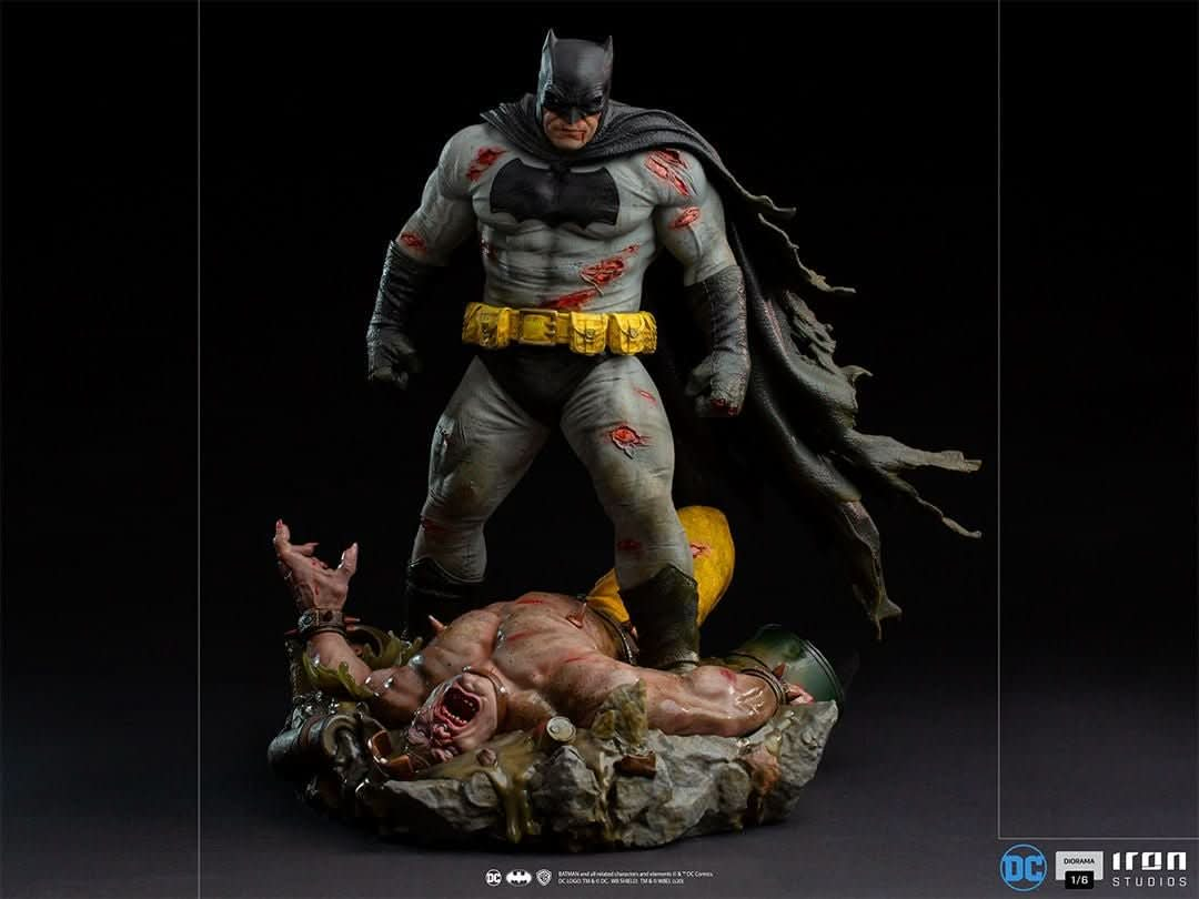 Statue Batman The Dark Knight Returns - DC Comics - 1/6 Diorama - Iron Studios