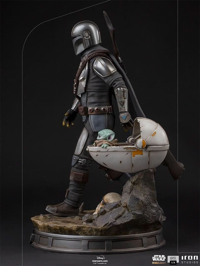 The Mandalorian and The Child - Star Wars: The Mandalorian - Legacy Replica 1/4 - Iron Studios