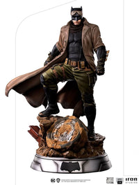 Statue Batman Knightmare - Zack Snyder's Justice League - Legacy Replica 1/4 - Iron Studios