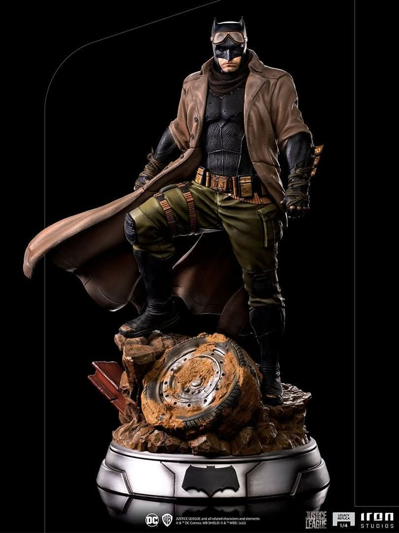 Statue Batman Knightmare - Zack Snyder`s Justice League - Legacy Replica 1/4 - Iron Studios