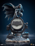 Statue Batman on Batsignal Deluxe - Zack Snyder`s Juistice League - DC Comics - Art Scale 1/10 - Iron Studios