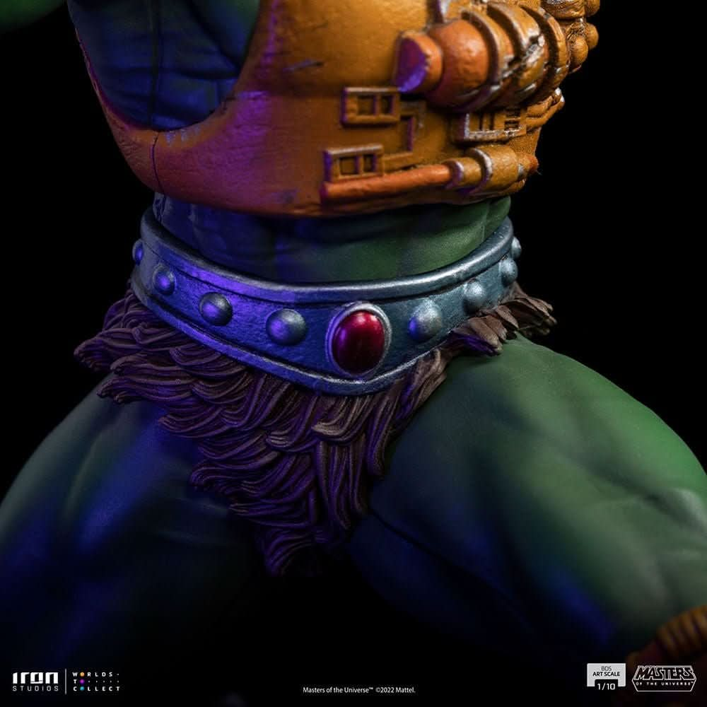 Statue Man - at - Arms - Masters of the Universe - Art Scale 1/10 - Iron Studios