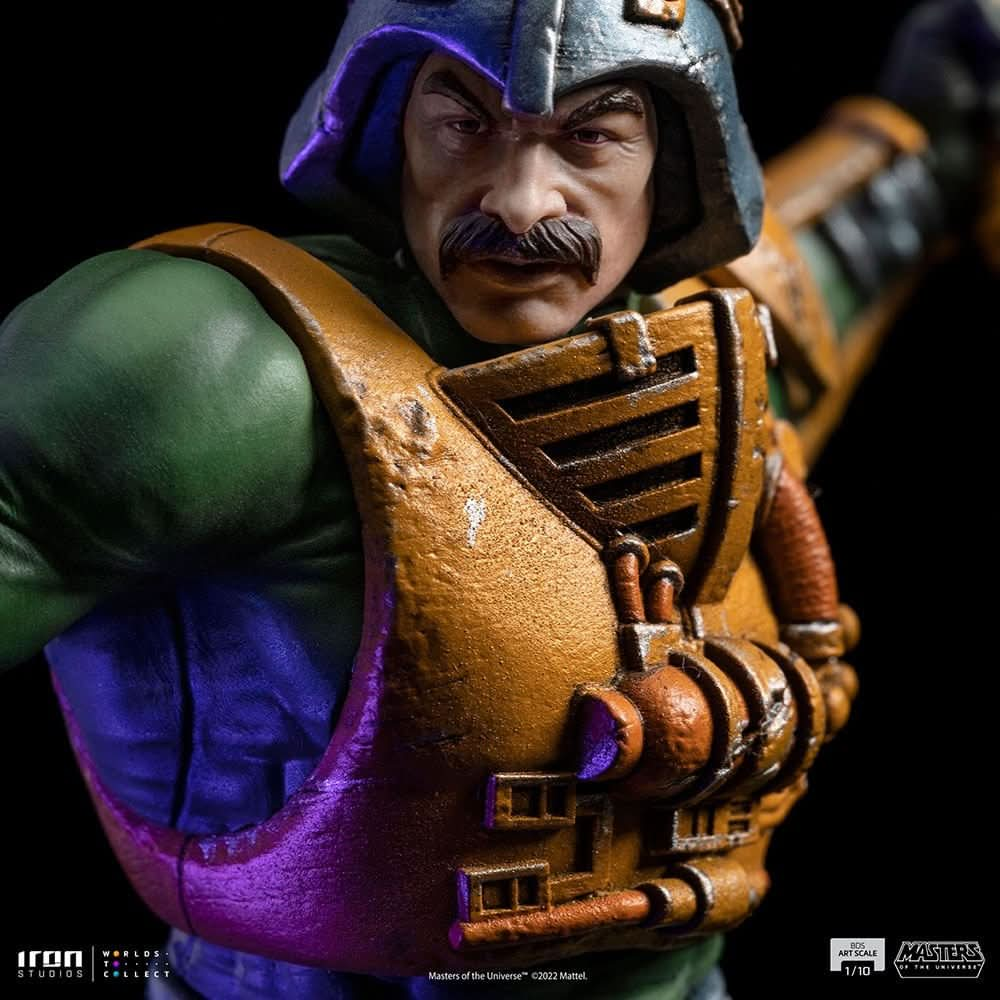 Statue Man - at - Arms - Masters of the Universe - Art Scale 1/10 - Iron Studios