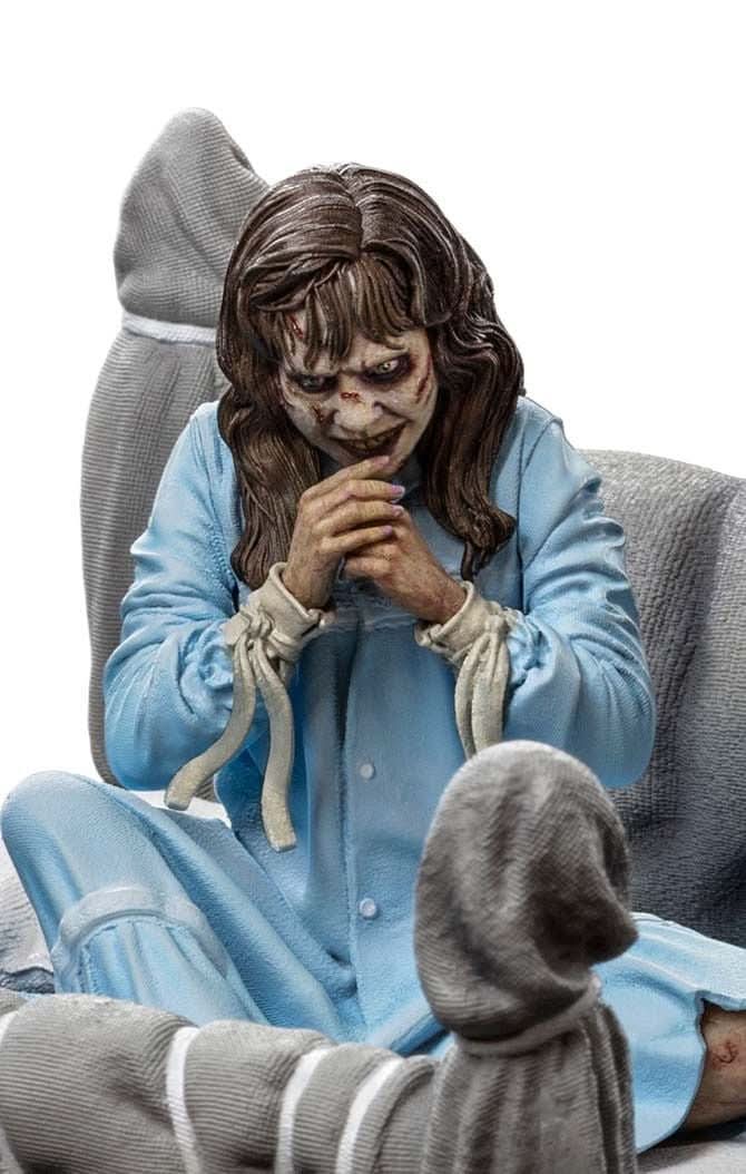 The Exorcist Regan Possessed フィギュア NECA The Exorcist Regan Possessed Deluxe Boxed Set : Amazon.co.uk