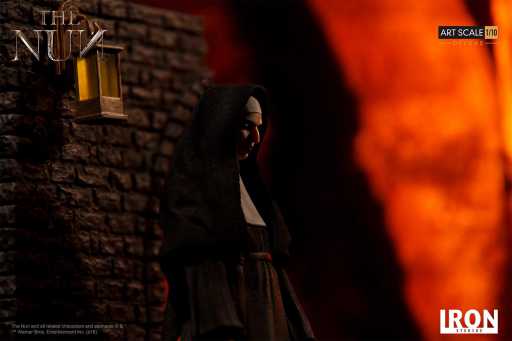 Statue The Nun Deluxe - The Nun - Art Scale 1/10 - Iron Studios