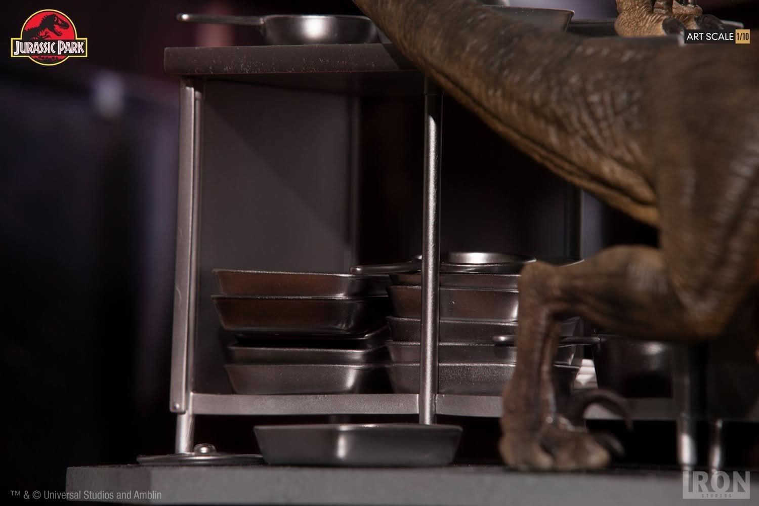 Statue Velociraptors in the Kitchen Diorama - Jurassic Park - Art Scale 1/10 - Iron Studios