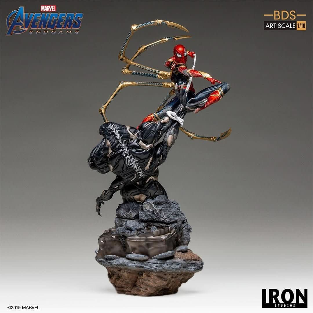 Statue Iron Spider Vs Outrider - Avengers: Endgame - Art Scale - Iron Studios