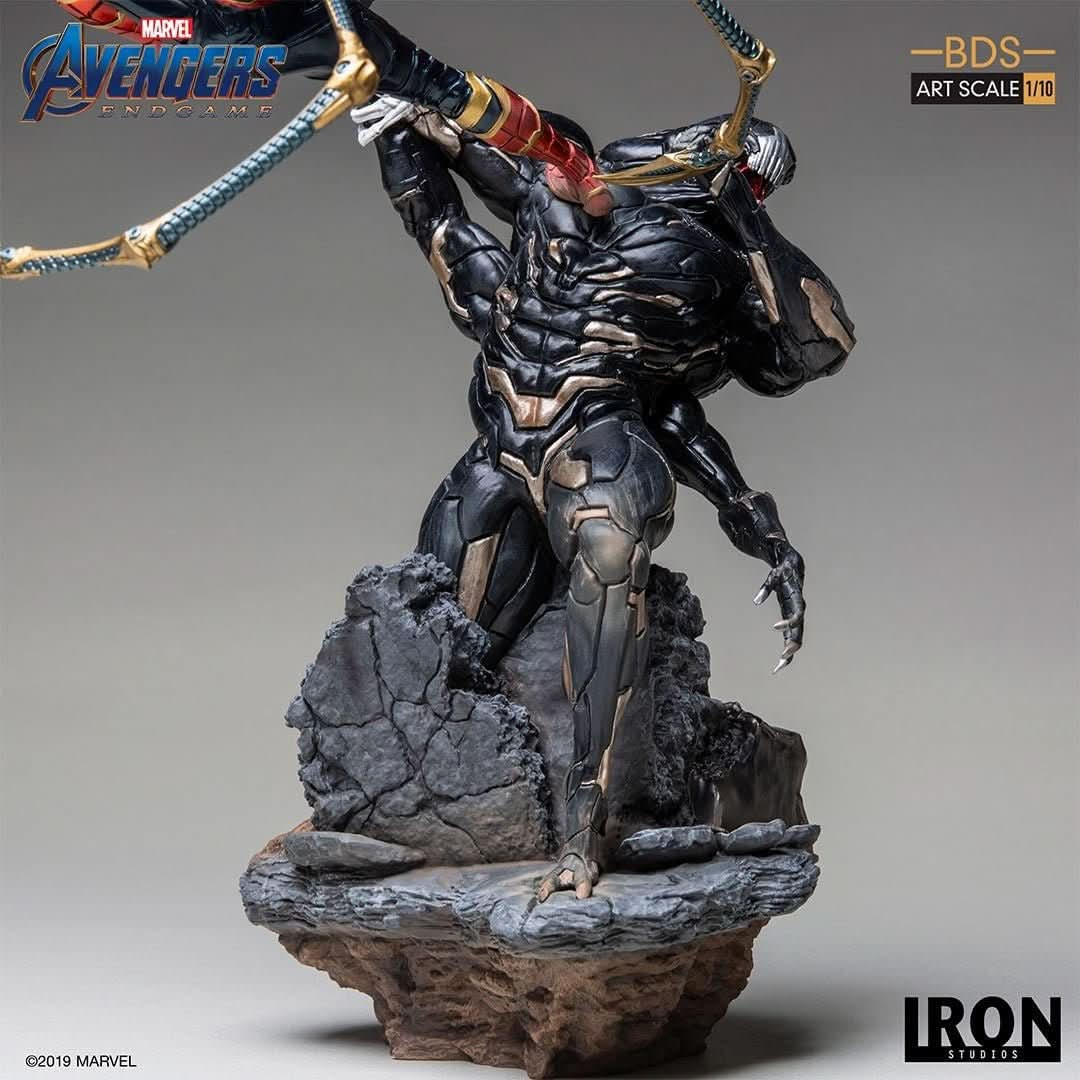 Statue Iron Spider Vs Outrider - Avengers: Endgame - Art Scale - Iron Studios