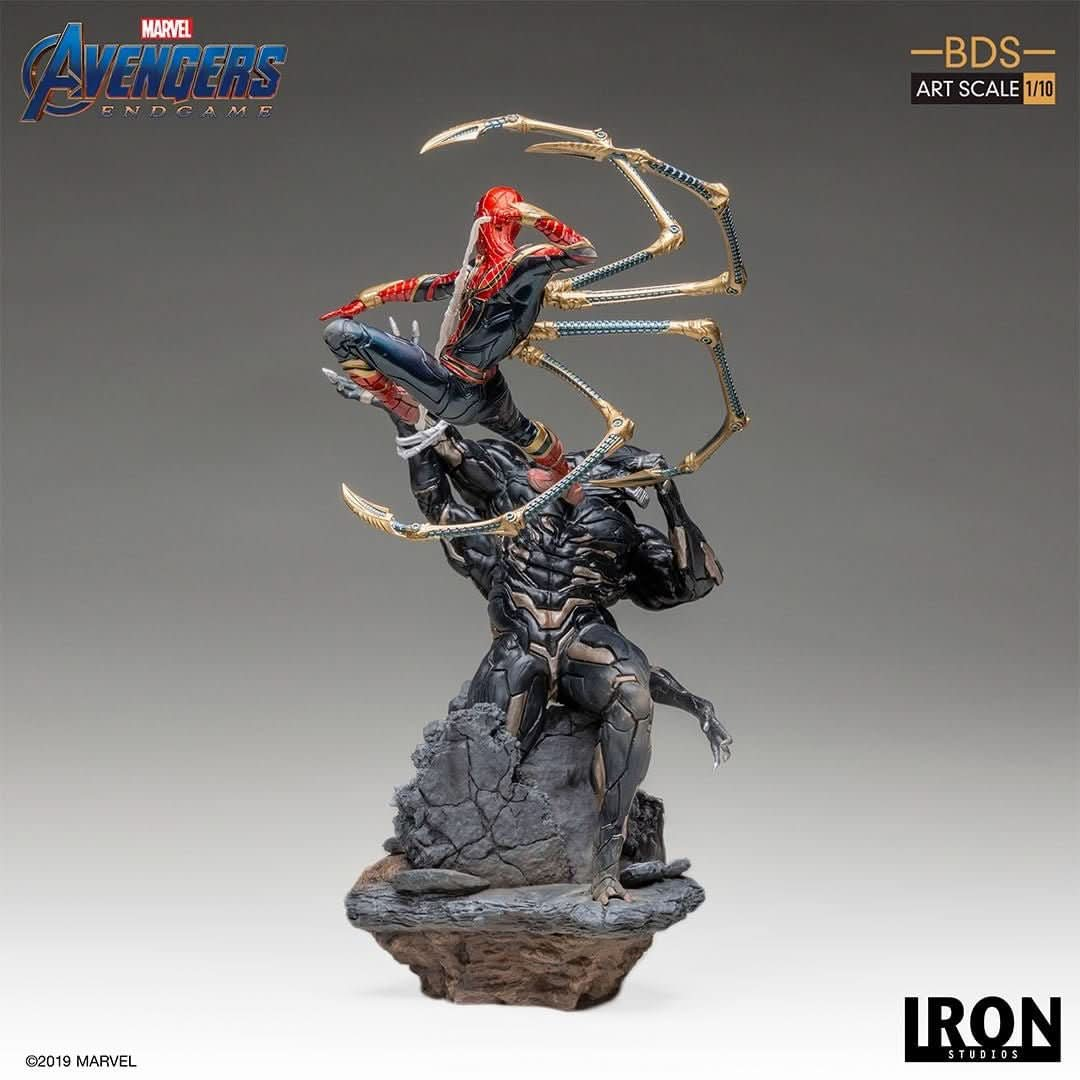 Statue Iron Spider Vs Outrider - Avengers: Endgame - Art Scale - Iron Studios